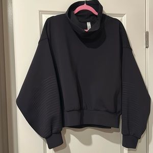 Lululemon black pullover